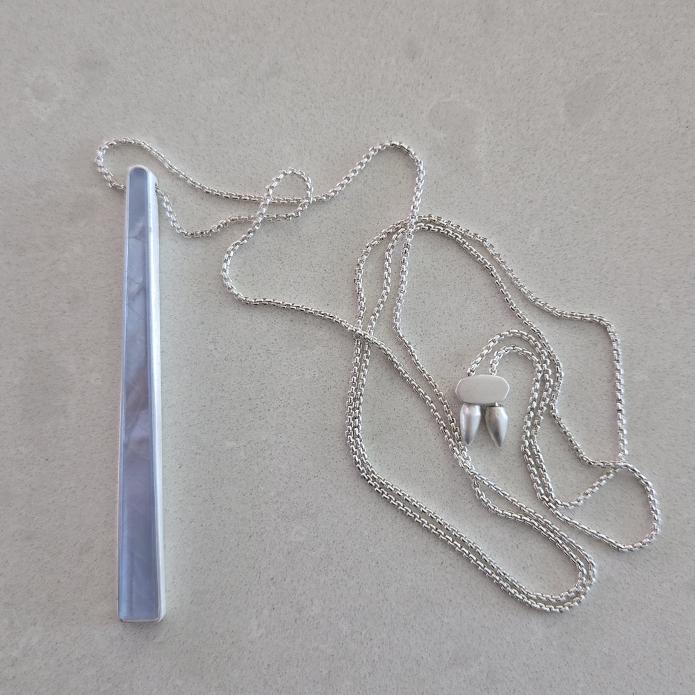 Kendra Scott Silver Bar And Blue Stone Necklace - Picture 7 of 7